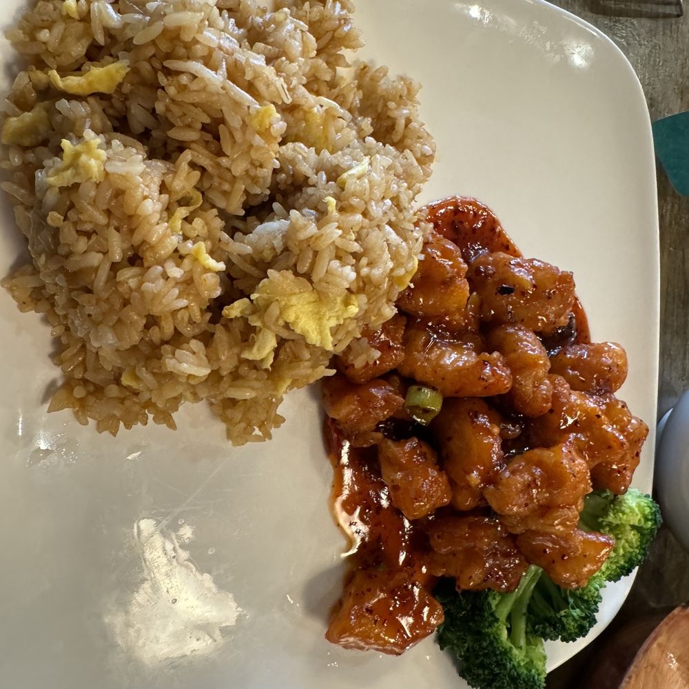 WEI Authentic Chinese - L2. General Tso's Chicken Lunch Special $10.50 + $1.00 upgrade for fried rice. (Not pictured was the Egg Drop Soup) - Cantonese Near Me - Buford, Georgia WEI Authentic Chinese - L2. General Tso's Chicken Lunch Special $10.50 + $1.00 upgrade for fried rice. (Not pictured was the Egg Drop Soup) - Cantonese Near Me - Buford, Georgia