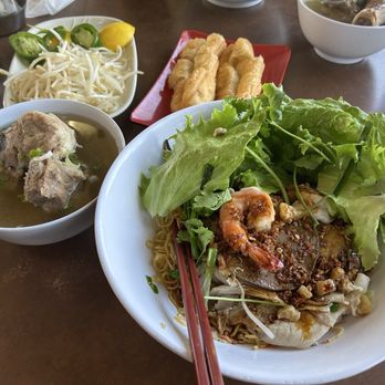 Yummy Trieu Chau - #2 Egg Noodle che chow with side of fried donut - Vietnamese Near Me - San Jose, California