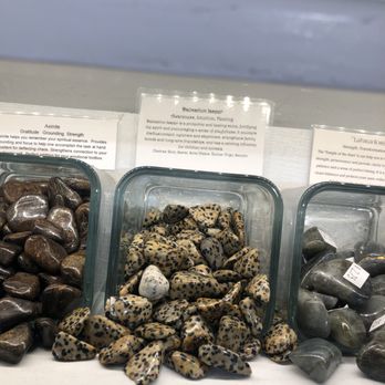 Esmeralda's Earth, Wind and Fire Boutique - Getting healing stones for my dog :) - Supernatural Readings Near Me - Miami, Florida