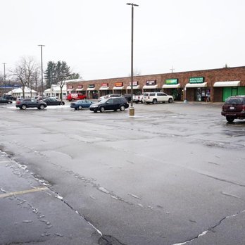 Hungry Howie's Pizza - Easy parking on site - Pizza Near Me - Allendale, Michigan Hungry Howie's Pizza - Easy parking on site - Pizza Near Me - Allendale, Michigan