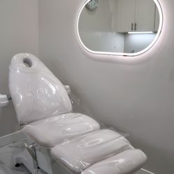 ChiroCare Therapy - Private treatment room designed for regenerative medicine, aesthetics, chiropractic, and personalized wellness care.