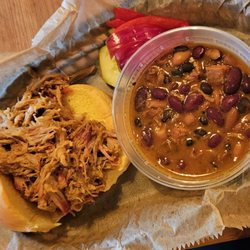 The Gem - Pulled Pork sandwich & baked beans