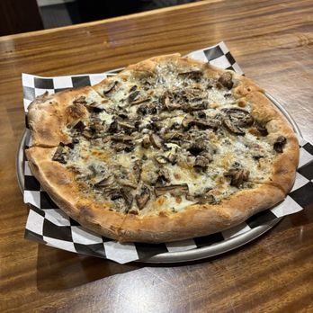 Lanikai Brewing - Fun guy pizza - Brewpubs Near Me - Kailua, Hawaii Lanikai Brewing - Fun guy pizza - Brewpubs Near Me - Kailua, Hawaii