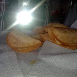 El Carro de Don Héctor - Empanadas de queso, de verdad, no congeladas