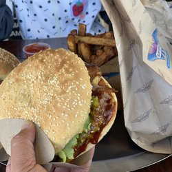 BurgerFuel Mount Maunganui - Chicken burger