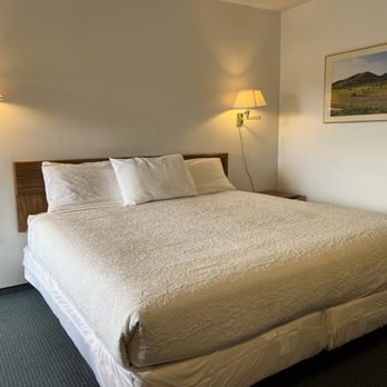 Dreamers Lodge Motel - King Bed - Hotels Near Me - John Day, Oregon Dreamers Lodge Motel - King Bed - Hotels Near Me - John Day, Oregon