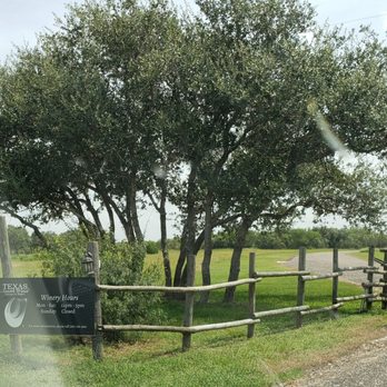 Texas SouthWind Vineyard and Winery - Driveway entrance - Wine Tasting Room Near Me - Refugio, Texas Texas SouthWind Vineyard and Winery - Driveway entrance - Wine Tasting Room Near Me - Refugio, Texas