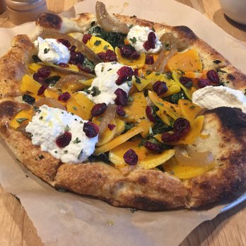 True Food Kitchen - Butternut squash pizza - Vegetarian Near Me - Naples, Florida True Food Kitchen - Butternut squash pizza - Vegetarian Near Me - Naples, Florida