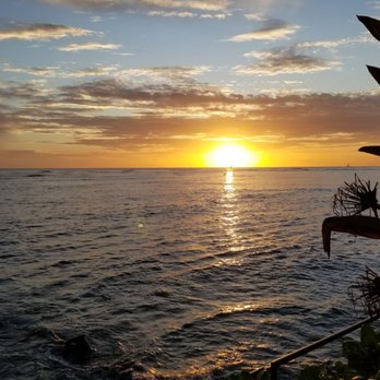 Waikiki Beach - Sunset view from Waikiki Beach - Beaches Near Me Waikiki Beach - Sunset view from Waikiki Beach - Beaches Near Me