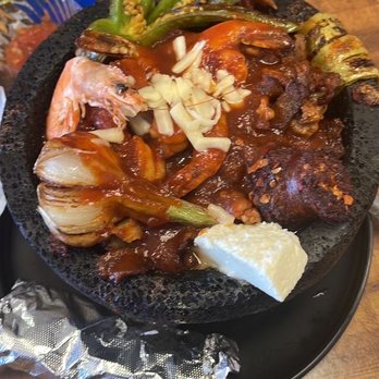 El pata salada - Molcajete Mixto - Mexican Near Me - Armona, California