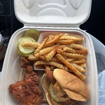 Dave's Hot Chicken - Sandwiches Near Me - Owings Mills, Maryland