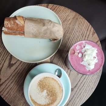 Glory Days - Prosciutto Sandwich, triple Threat Smoothie, and Chai latte - Coffee & Tea Near Me - Brooklyn, New York