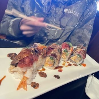 Umi Sushi & Sake - Sushi Bars Near Me - Morro Bay, California