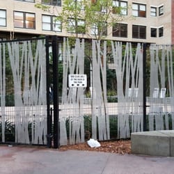 Spring Street Park - Interesting partition