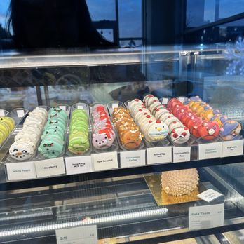 Daan Go Cake Lab - Macarons - Desserts Near Me - Richmond, British Columbia