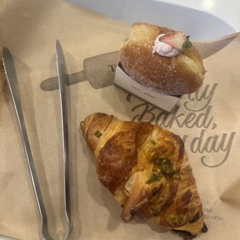 Tous Les Jours - Jalen - Bakeries Near Me - Jacksonville, Florida Tous Les Jours - Jalen - Bakeries Near Me - Jacksonville, Florida