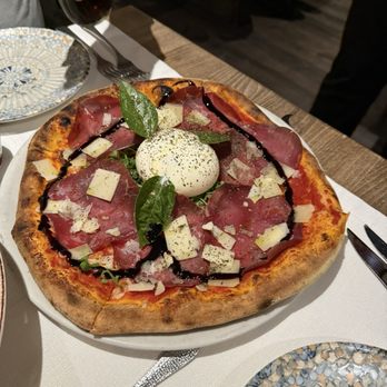 Fiorentina - Fiorentina pizza - Italian Near Me - Basel, BS
