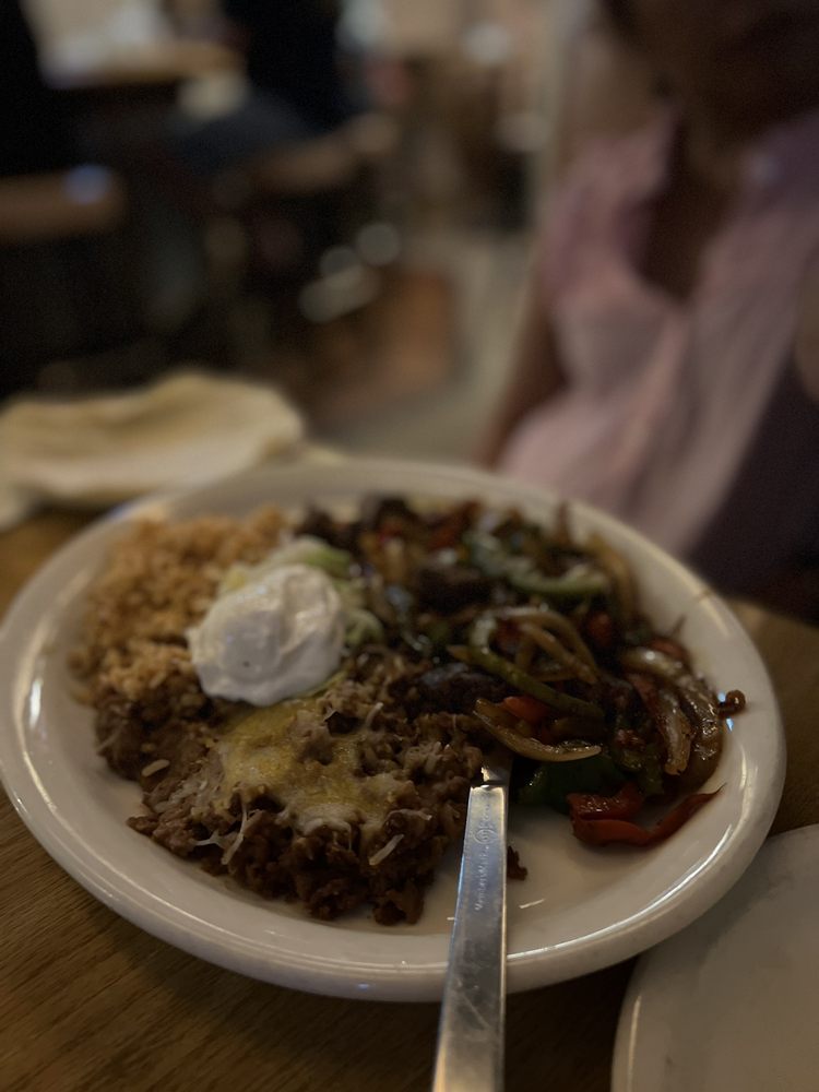 Jose's Mexican Cafe & Cantina - wedding in Honolulu, HI