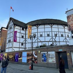 Shakespeare's Globe Theatre - Outside