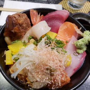 Sushi Murayama - Chirashi with big chunks of fish! - Sushi Bars Near Me - Honolulu, Hawaii