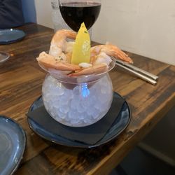 Isla's On The Square - Starter: Shrimp Cocktail