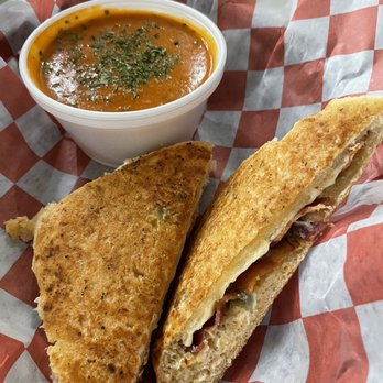 Gloria's Diner - Jalapeño popper grilled cheese - Diners Near Me - Midland, Texas Gloria's Diner - Jalapeño popper grilled cheese - Diners Near Me - Midland, Texas