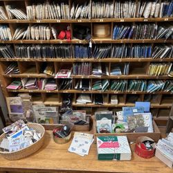 Pickings Antiques - Vintage sewing