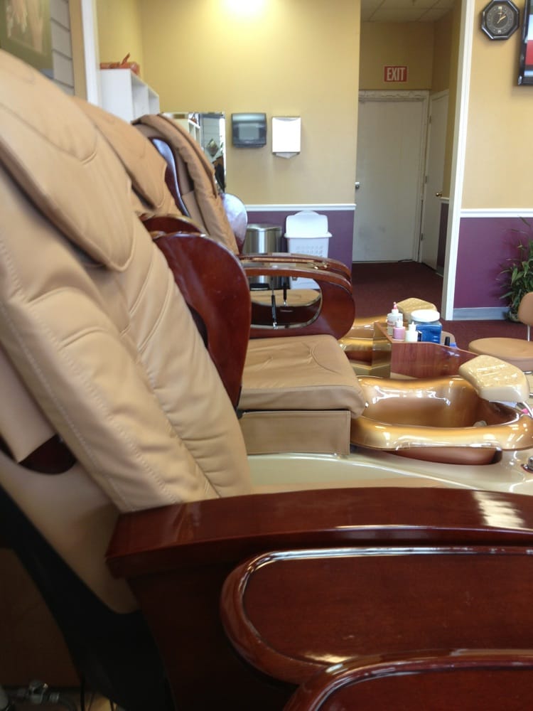 BEST NAILS Updated September 2024 6449 Bardstown Rd, Louisville, Kentucky Nail Salons