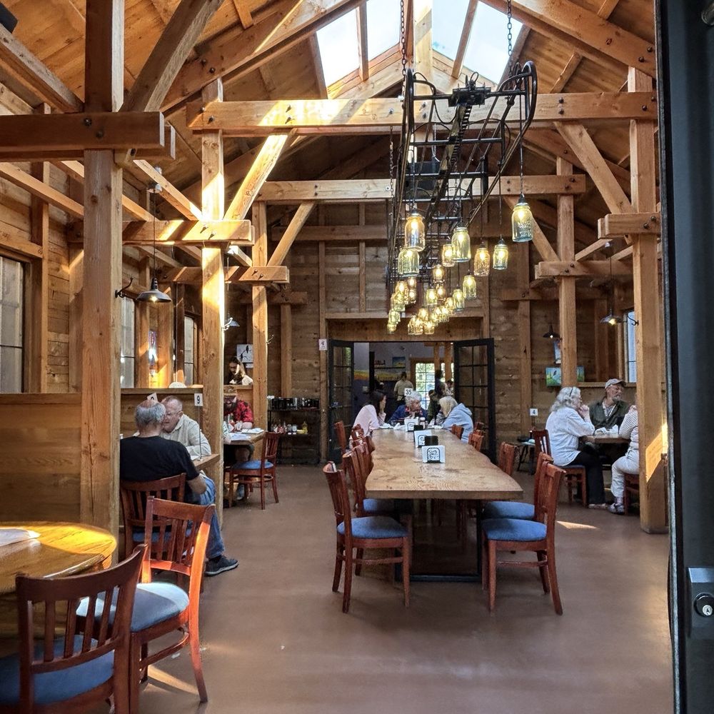 Coffee At Dawn - Lovely interior - Breakfast & Brunch Near Me - Langley, Washington Coffee At Dawn - Lovely interior - Breakfast & Brunch Near Me - Langley, Washington