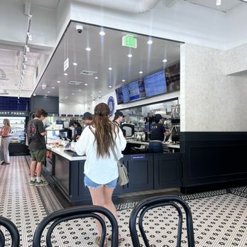 Paris Baguette - Front and Center - Bakeries Near Me - Thousand Oaks, California Paris Baguette - Front and Center - Bakeries Near Me - Thousand Oaks, California