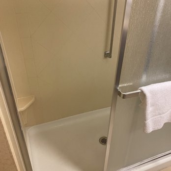 Hampton Inn Cambridge - Booked a room with a tub.  I guess this is just a really shallow one - Hotels Near Me - Cambridge, Ohio