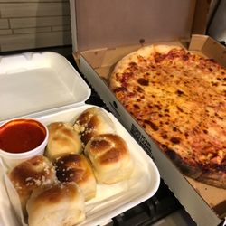 6 Garlic Knots