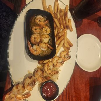 Red Lobster - Grilled Shrimp Garlic Shrimp Scampi - Seafood Near Me - South Plainfield, New Jersey