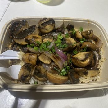J28 Sandwich Bar - Mushroom stir fry - Peruvian Near Me - Hollywood, Florida