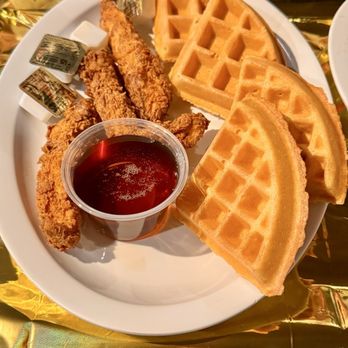 Broderick Roadhouse - 12.14.25 Chicken n Waffles - Gastropubs Near Me - West Sacramento, California Broderick Roadhouse - 12.14.25 Chicken n Waffles - Gastropubs Near Me - West Sacramento, California