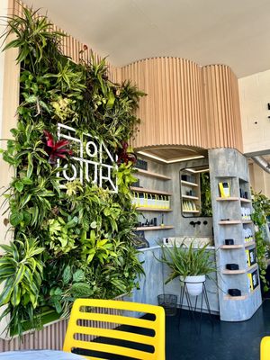 Honour Coffee & Raw Juice by null