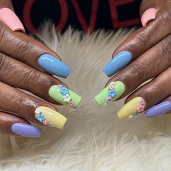 New York Nails - I love New York Nails! They are the best! I love the fact that they know me by name and they do a wonderful job! Kelly works her magic!