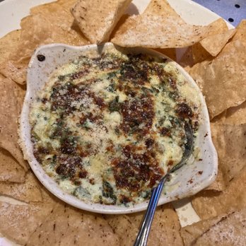 Yard House - Warm Spinach dip - New American Near Me - Sarasota, Florida
