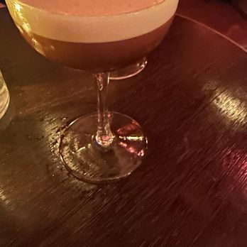 HiLot - Cocktail Bars Near Me - New York, New York