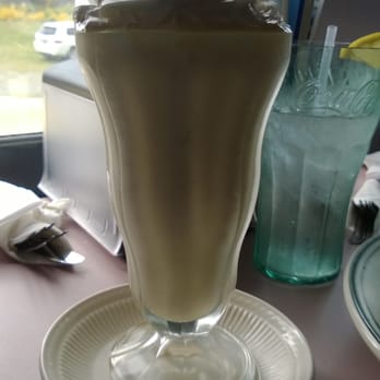 Mount Rainier Railroad Dining - Peanut Butter Shake - Good, but nothing to write home about. - American Near Me - Elbe, Washington