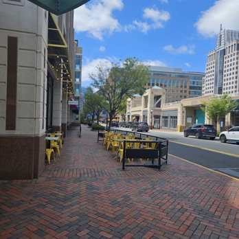 True Food Kitchen - More outside dinning area - New American Near Me - Reston, Virginia