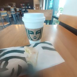 No one is here and it took 12 minutes for a venti coffee with a shot of espresso.