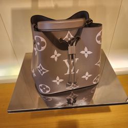 Louis Vuitton Maui Lahaina Whalers Village
