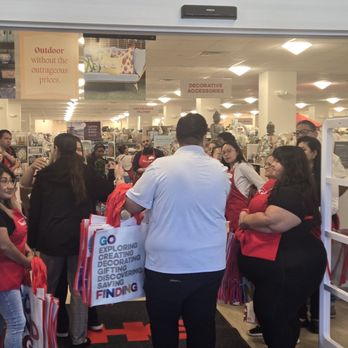 HomeGoods - Let's go shopping - Home Decor Near Me - West Covina, California HomeGoods - Let's go shopping - Home Decor Near Me - West Covina, California