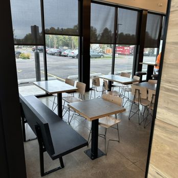 Chipotle Mexican Grill - filthy tables. - Fast Food Near Me - Wausau, Wisconsin