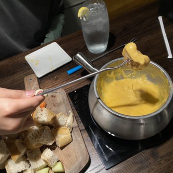 The Melting Pot - Wisconsin Cheddar - Fondue Near Me - Bethlehem, Pennsylvania The Melting Pot - Wisconsin Cheddar - Fondue Near Me - Bethlehem, Pennsylvania