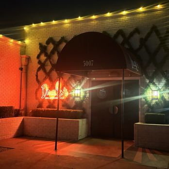 Drake's - Outside - New American Near Me - Dallas, Texas