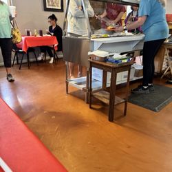 Southern Sisters’ Cafe & Catering - Lining Up.