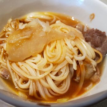 Pho An Nam - Thin slice of beef tendon on noodles - Vietnamese Near Me - Richmond, British Columbia Pho An Nam - Thin slice of beef tendon on noodles - Vietnamese Near Me - Richmond, British Columbia
