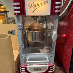 Dorothy & Tony's Gourmet Kettle Corn - Kettle Popping
